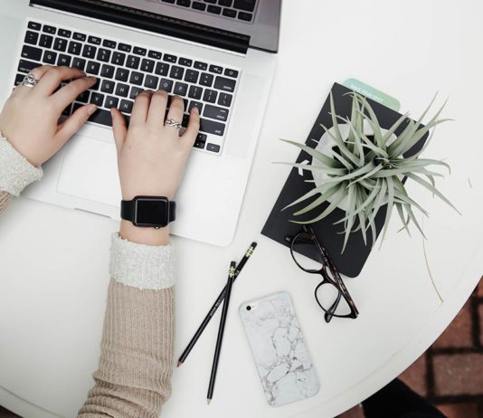 10 Ways to Make Extra Money as a Graphic Designer